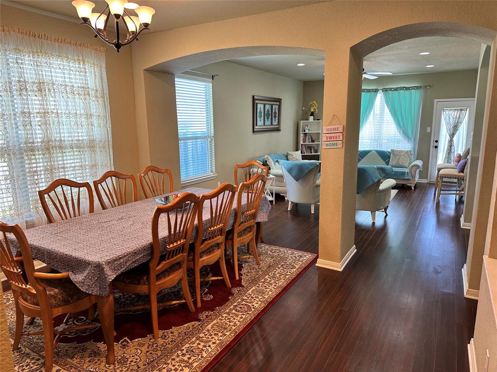 10809 Aurora Drive Property Photo 6