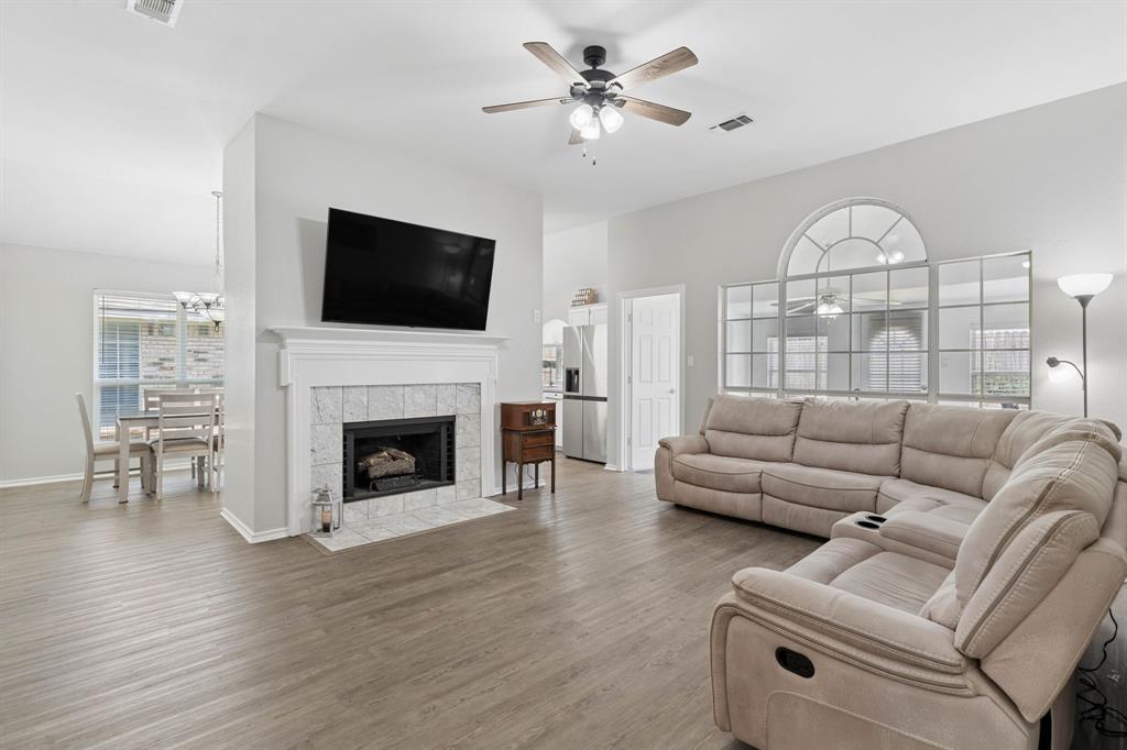 1909 Timberline Lane Property Photo 1