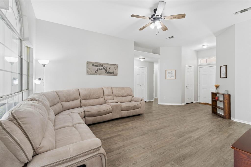 1909 Timberline Lane Property Photo 3