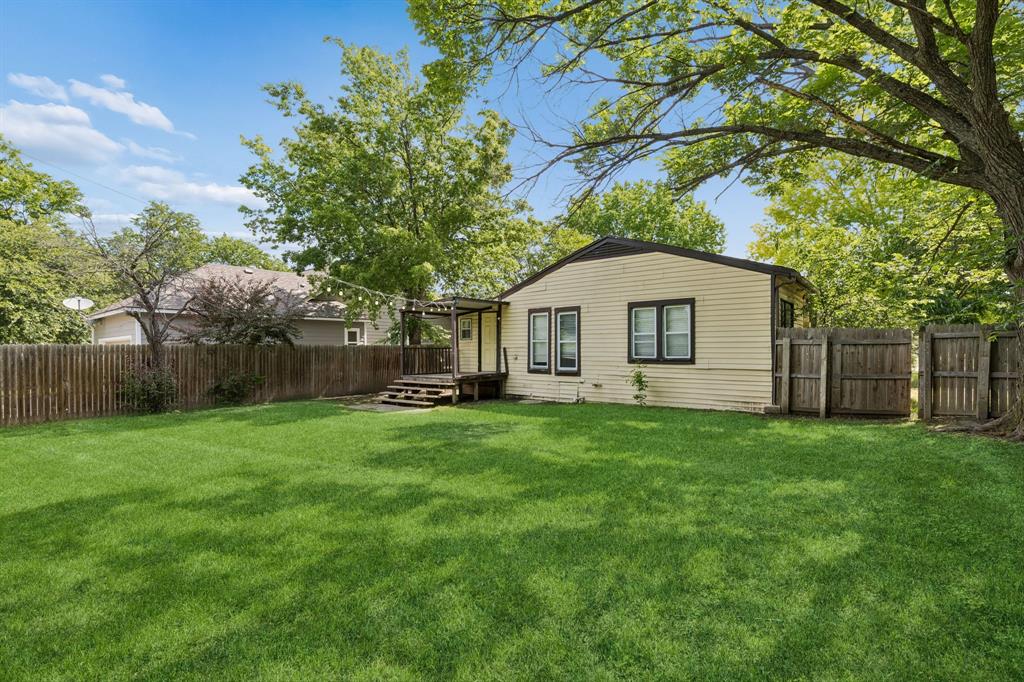 1120 S Pine Street Property Photo 1