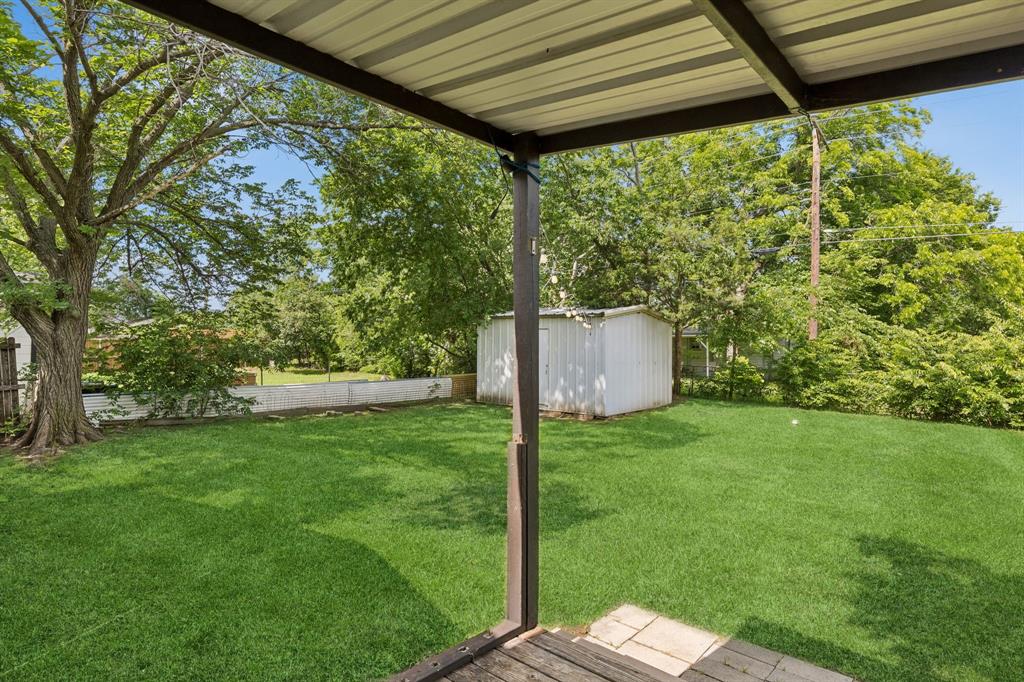 1120 S Pine Street Property Photo 3