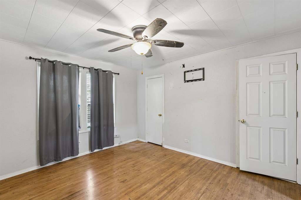1120 S Pine Street Property Photo 8