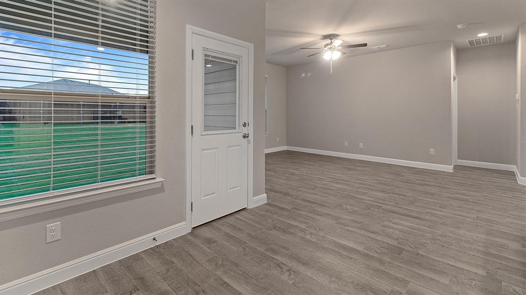 1412 Canterbury Trail Property Photo 5