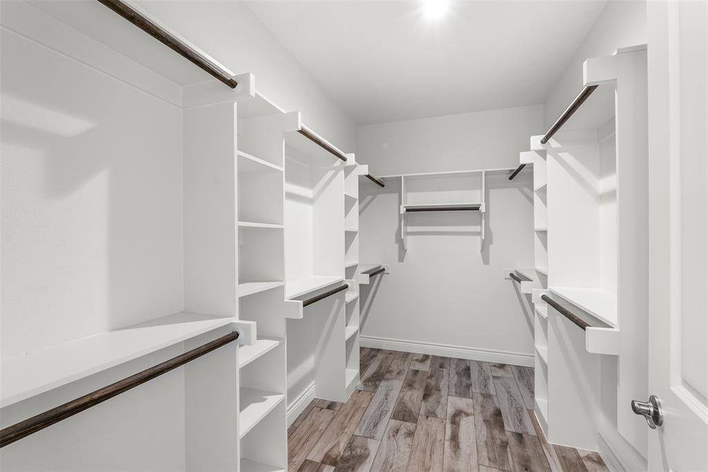 10301 Ravenswood Road Property Photo 9
