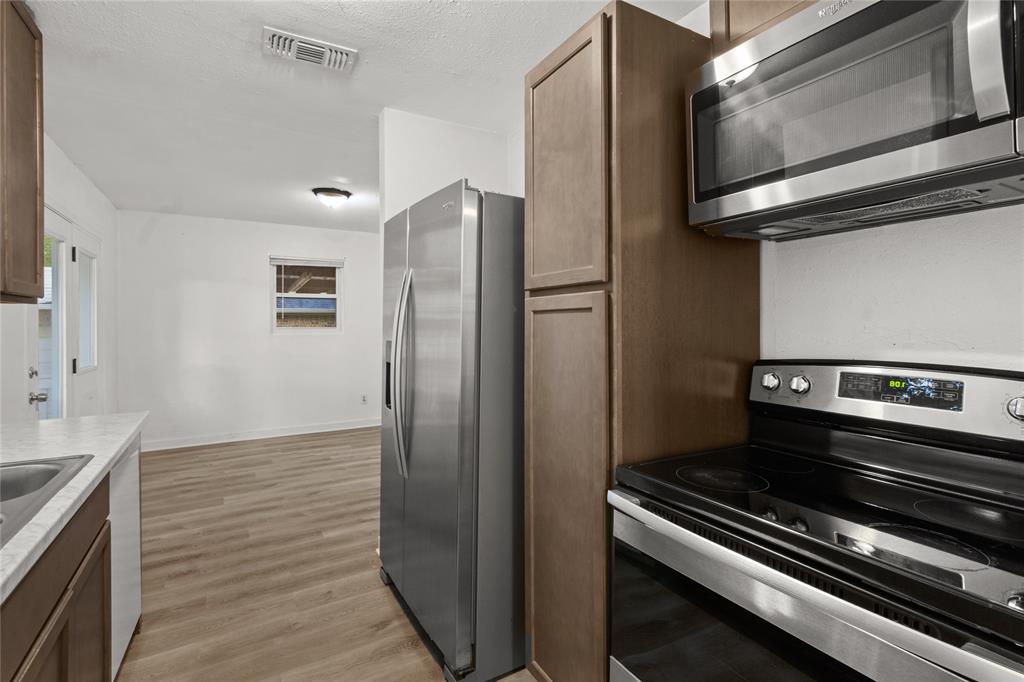 6301 Sydney Drive Property Photo 10
