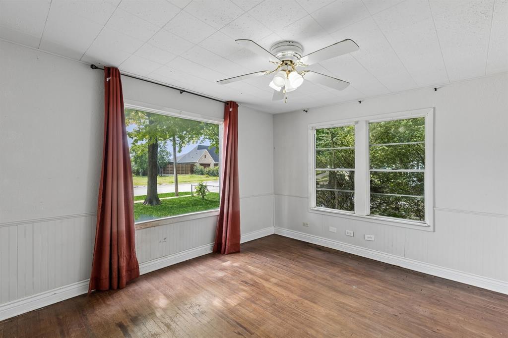 1120 S Pine Street Property Photo 6