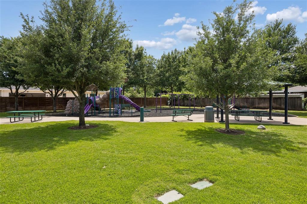1120 S Pine Street Property Photo 9