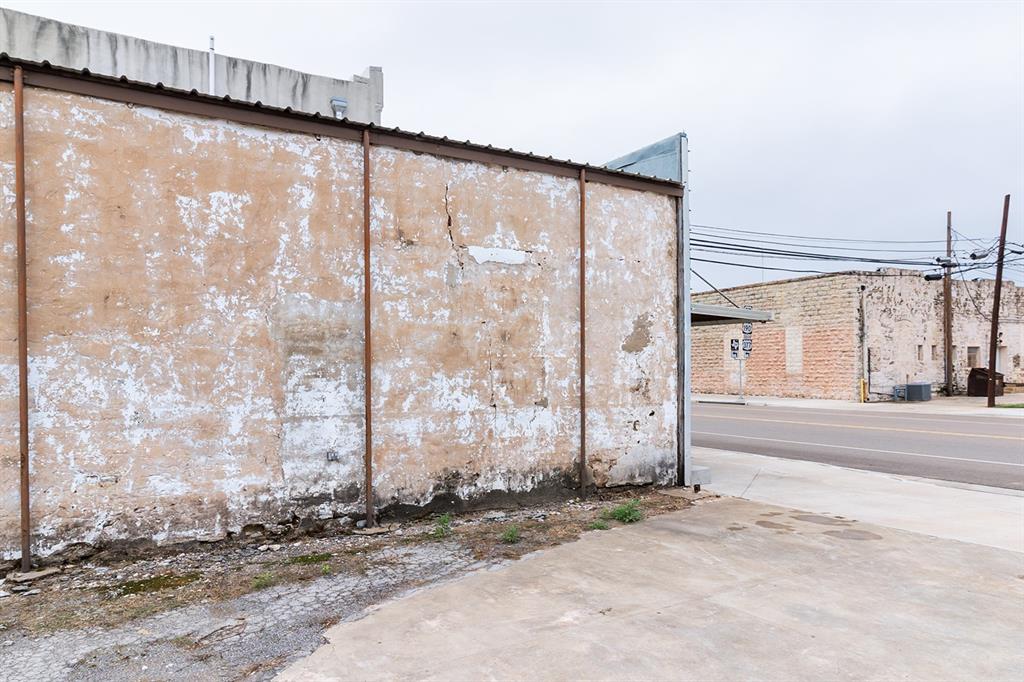 210 N Bridge Property Photo 5