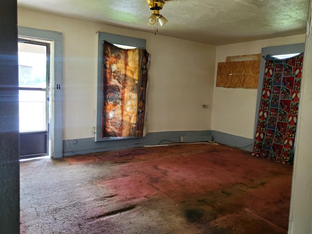 414 Barker Street Property Photo 2