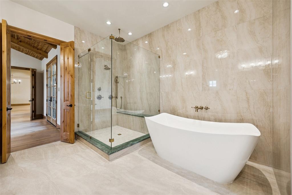 16 Catalonia Drive Property Photo 19