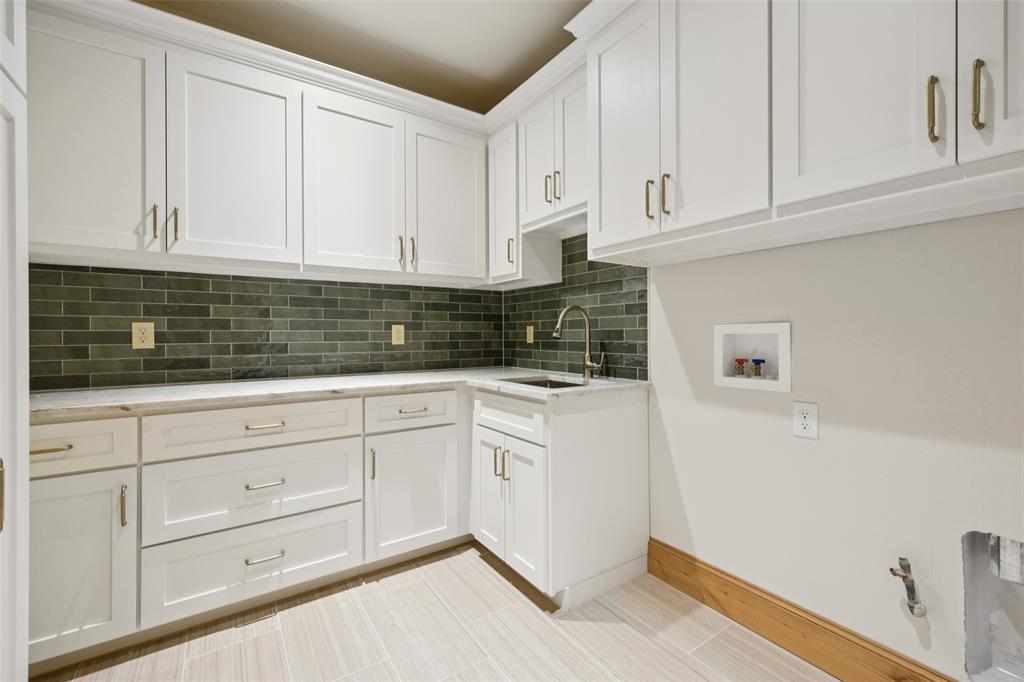 16 Catalonia Drive Property Photo 29