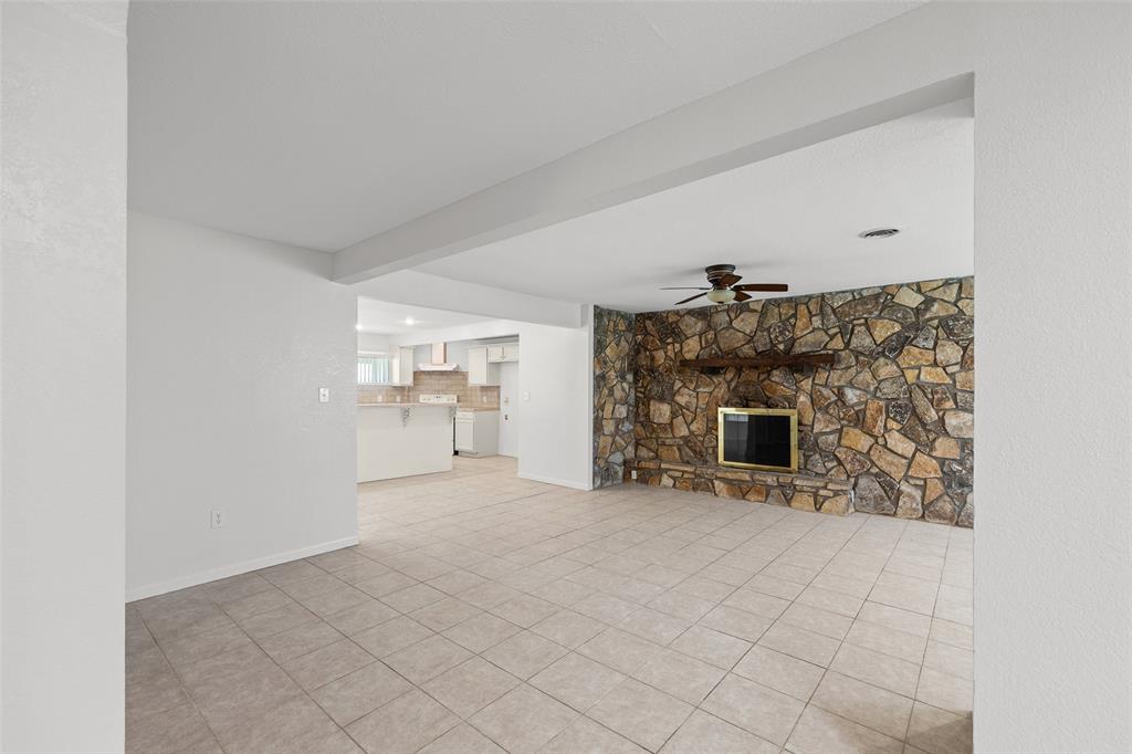 4102 Apache Trail Court Property Photo 6