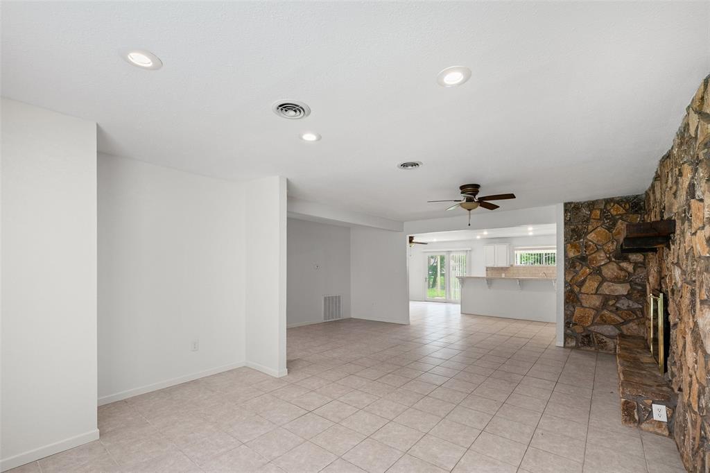 4102 Apache Trail Court Property Photo 8