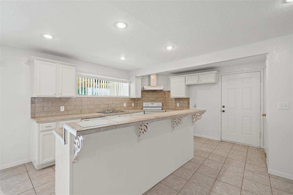 4102 Apache Trail Court Property Photo 11