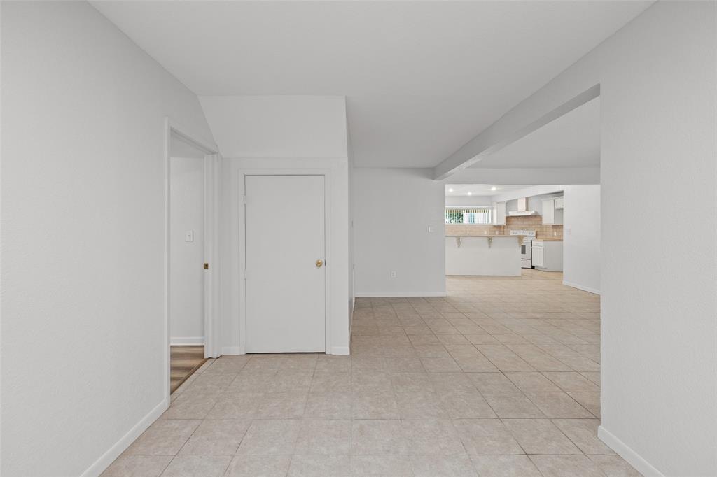 4102 Apache Trail Court Property Photo 17