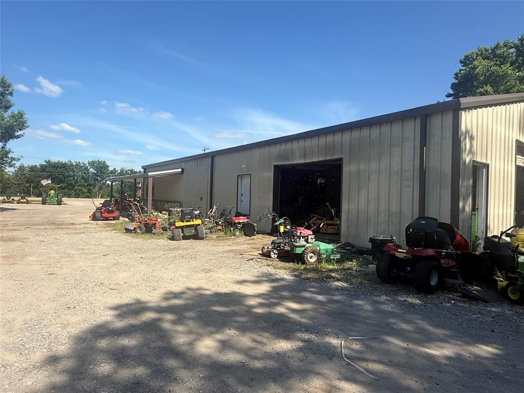 1521 N State Highway 121 Property Photo 6