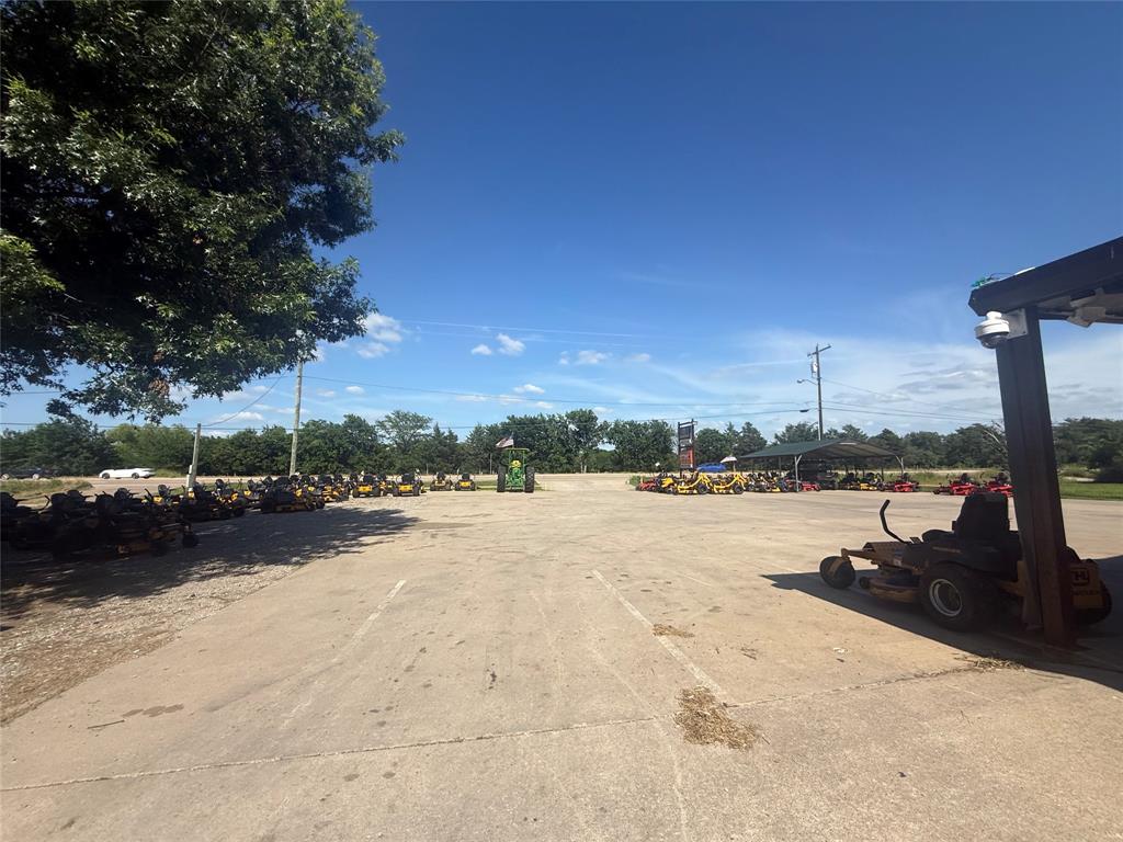 1521 N State Highway 121 Property Photo 9