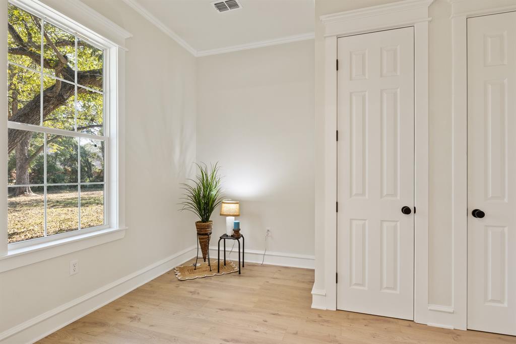 655 N Soda Street Property Photo 6