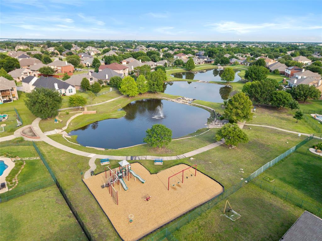 2019 Water Fall Way Property Photo 3