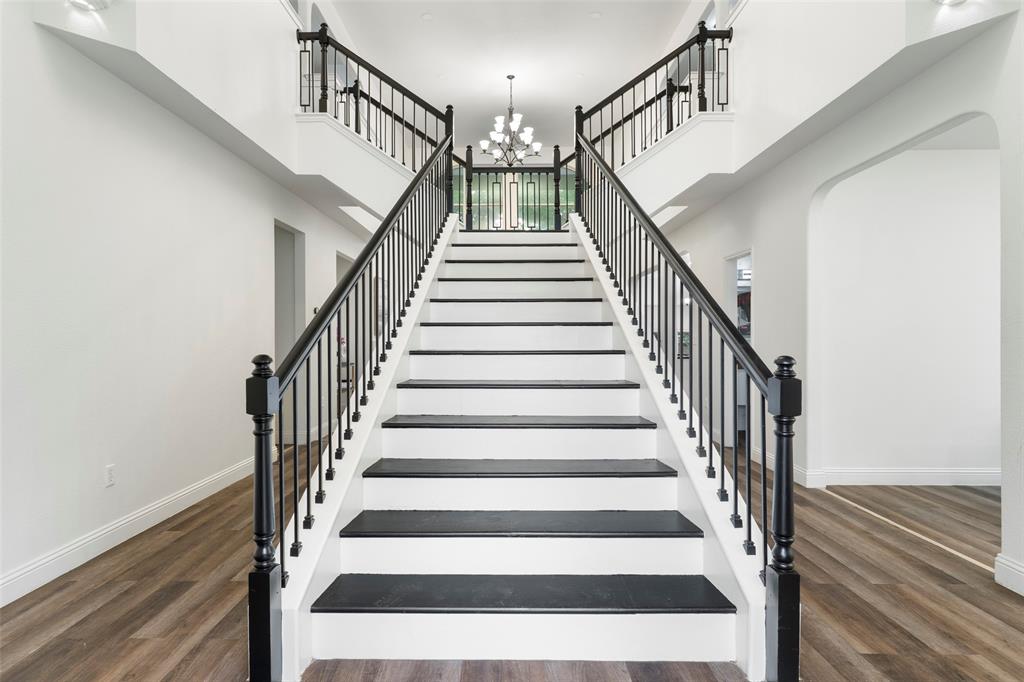 2019 Water Fall Way Property Photo 4