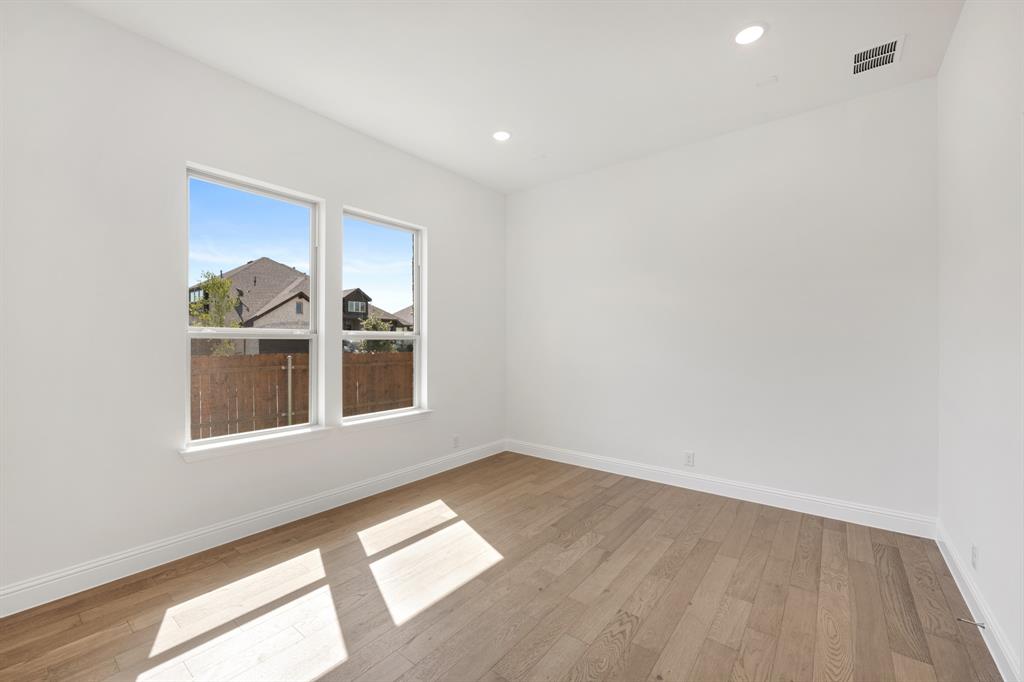 5500 Montex Road Property Photo 17