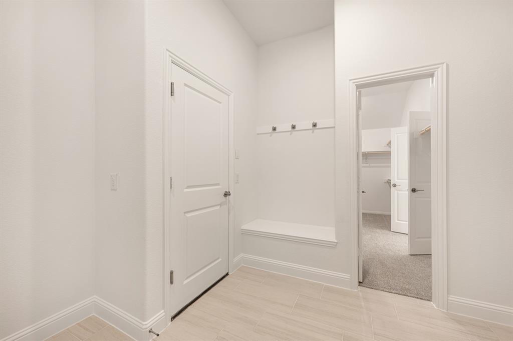 5500 Montex Road Property Photo 32