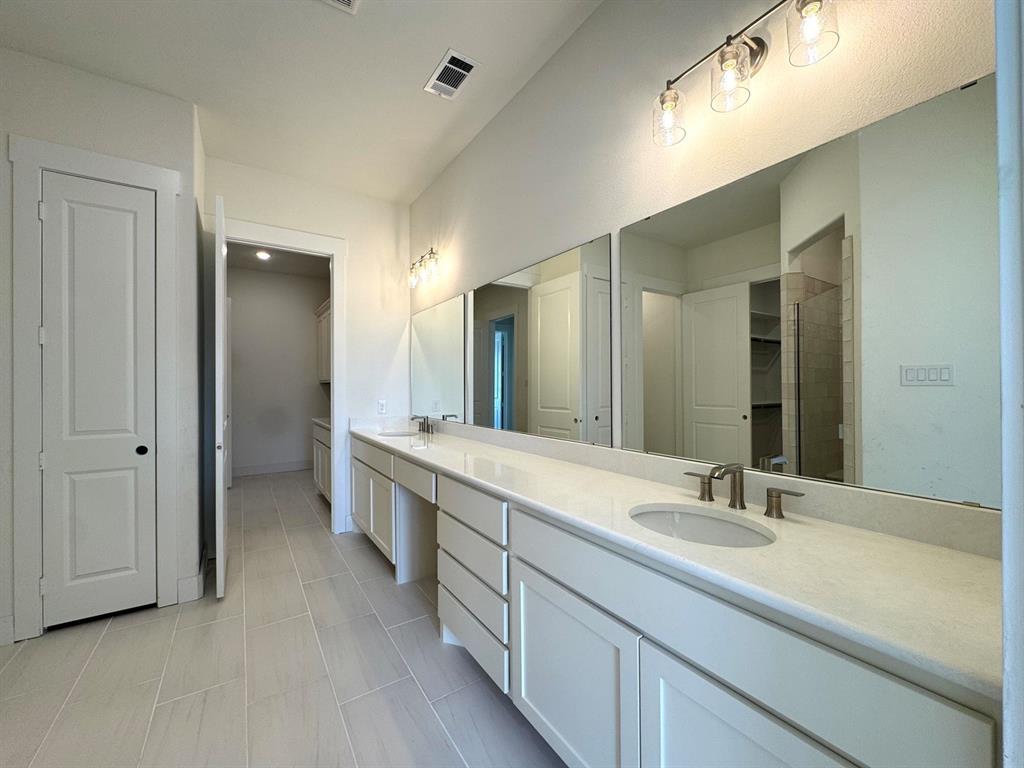 5953 Carmona Trail Property Photo 7