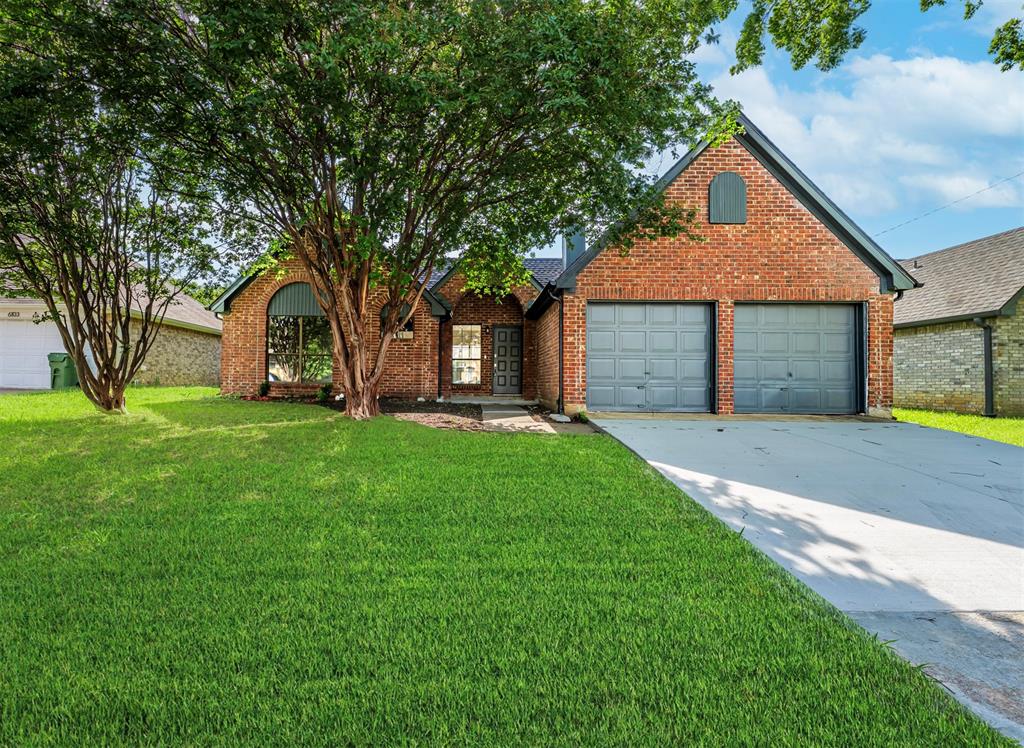 6105 Meadowside Trail Property Photo 1