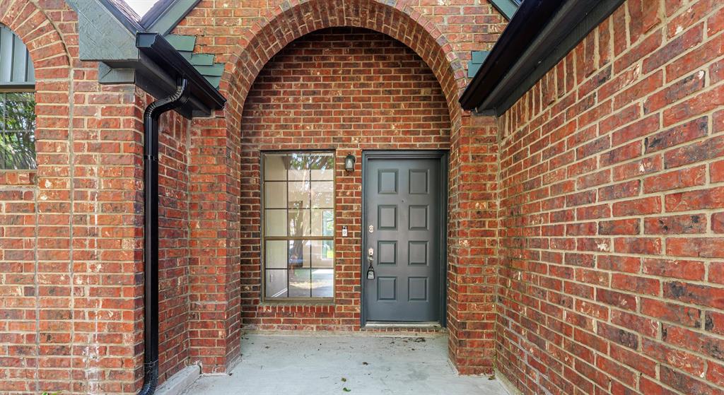 6105 Meadowside Trail Property Photo 3