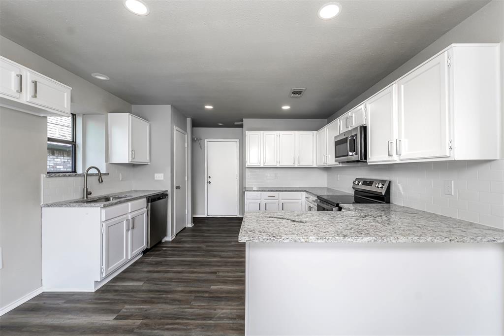 6105 Meadowside Trail Property Photo 6