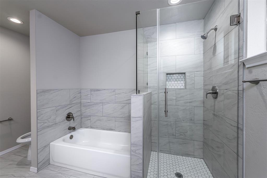 6105 Meadowside Trail Property Photo 9