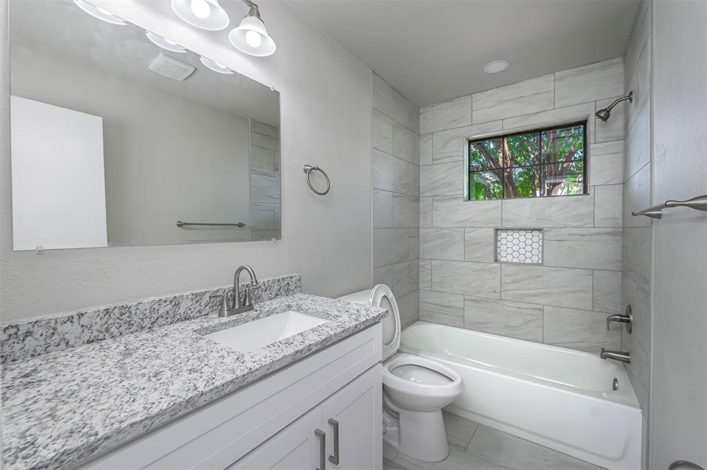 6105 Meadowside Trail Property Photo 11