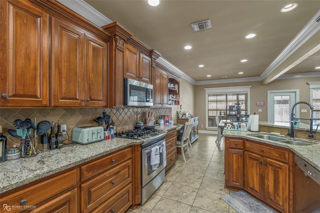 814 Dumaine Drive Property Photo 11