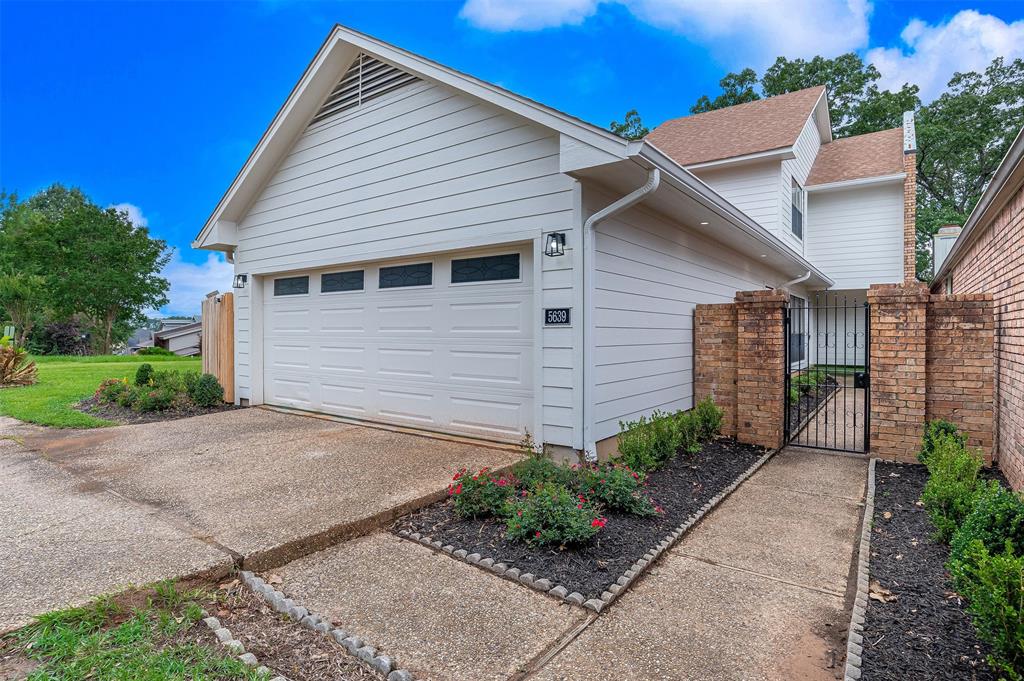 5639 S Lakeshore Drive Property Photo 1
