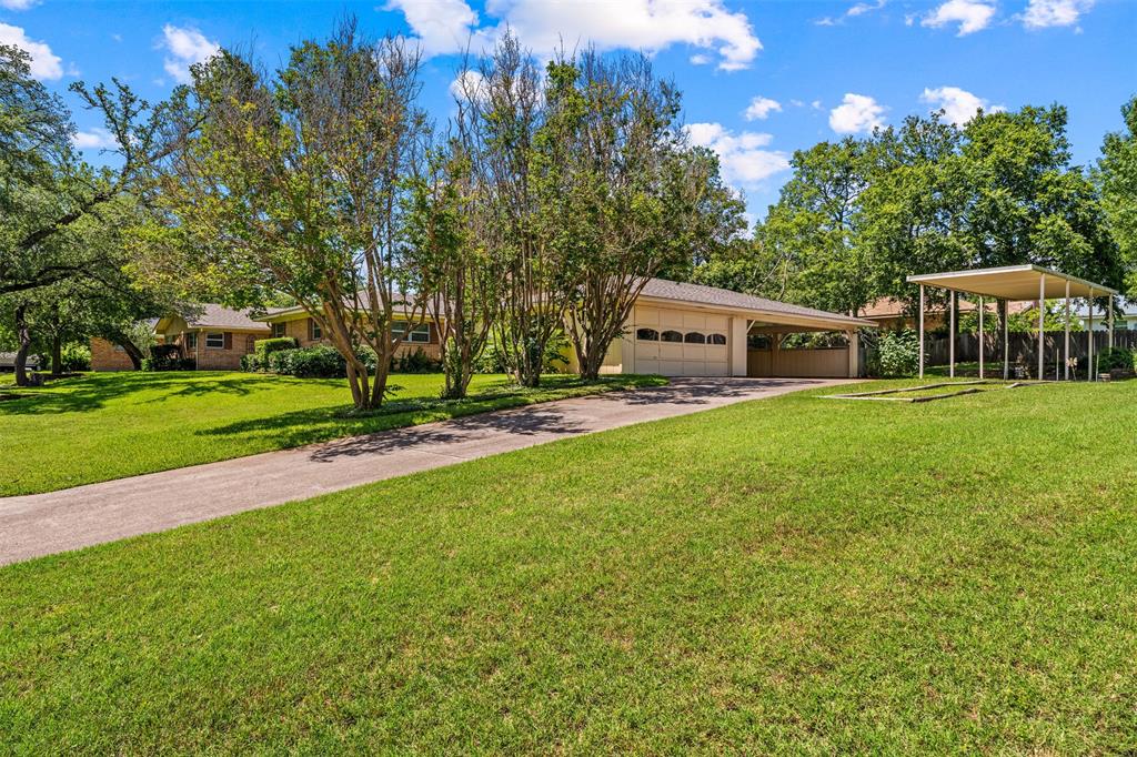 708 Topeka Drive Property Photo 32