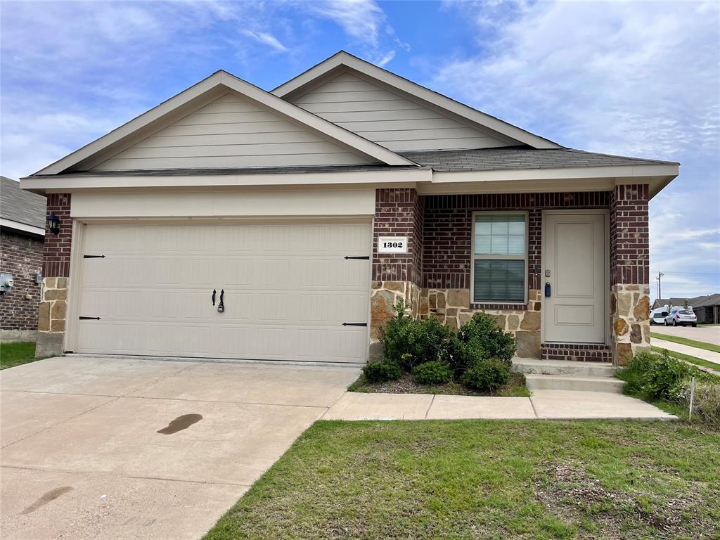 1302 Draper Lane Property Photo 1
