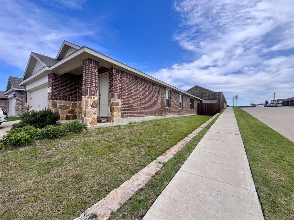 1302 Draper Lane Property Photo 2