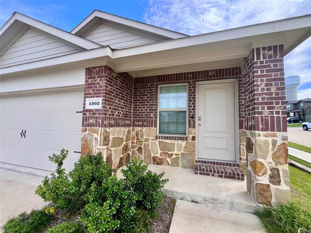 1302 Draper Lane Property Photo 4