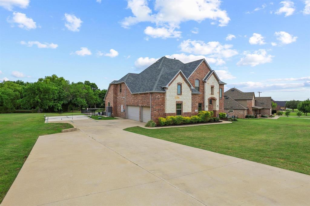 107 Whispering Winds Drive Property Photo 3