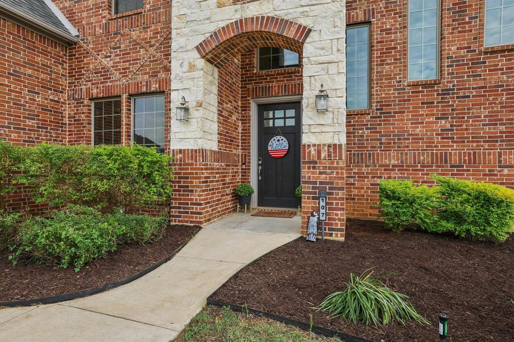 107 Whispering Winds Drive Property Photo 4