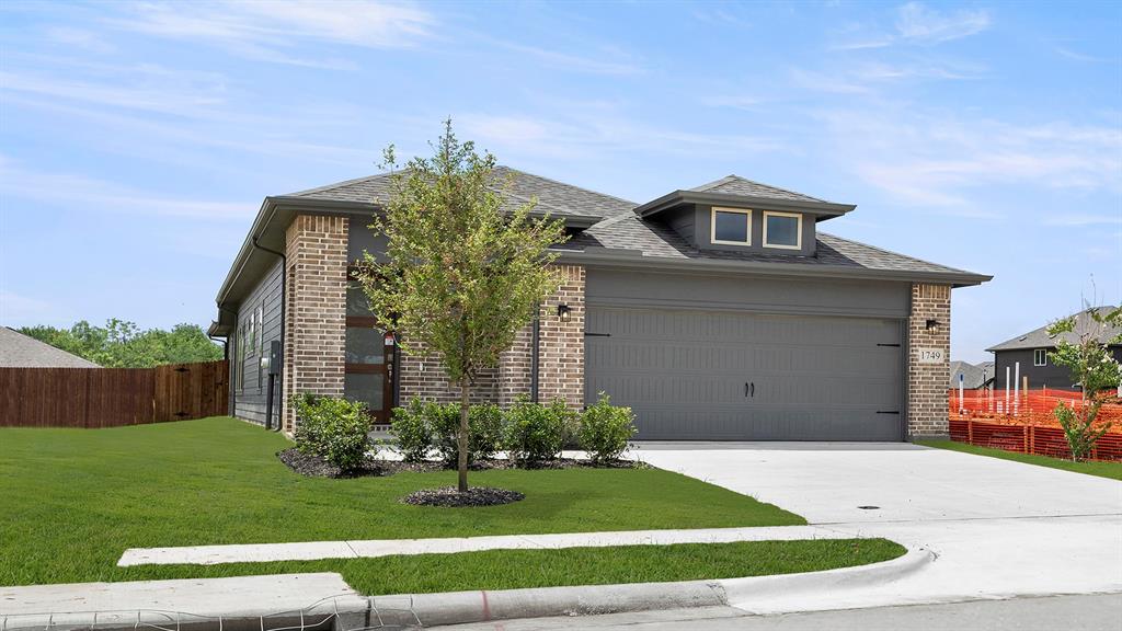 1749 Edgeway Drive Property Photo 1