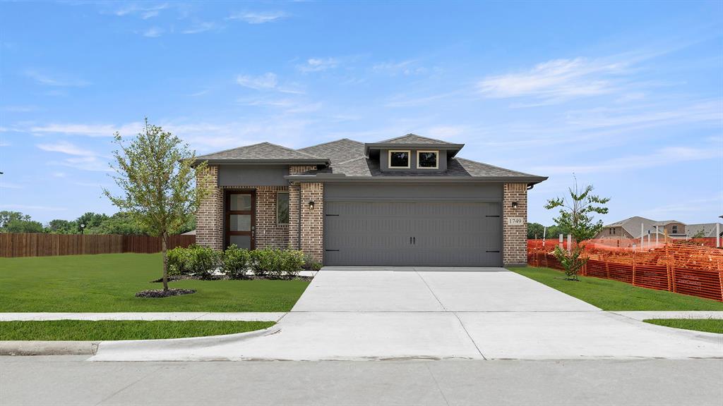 1749 Edgeway Drive Property Photo 2
