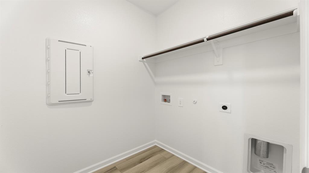 1749 Edgeway Drive Property Photo 4