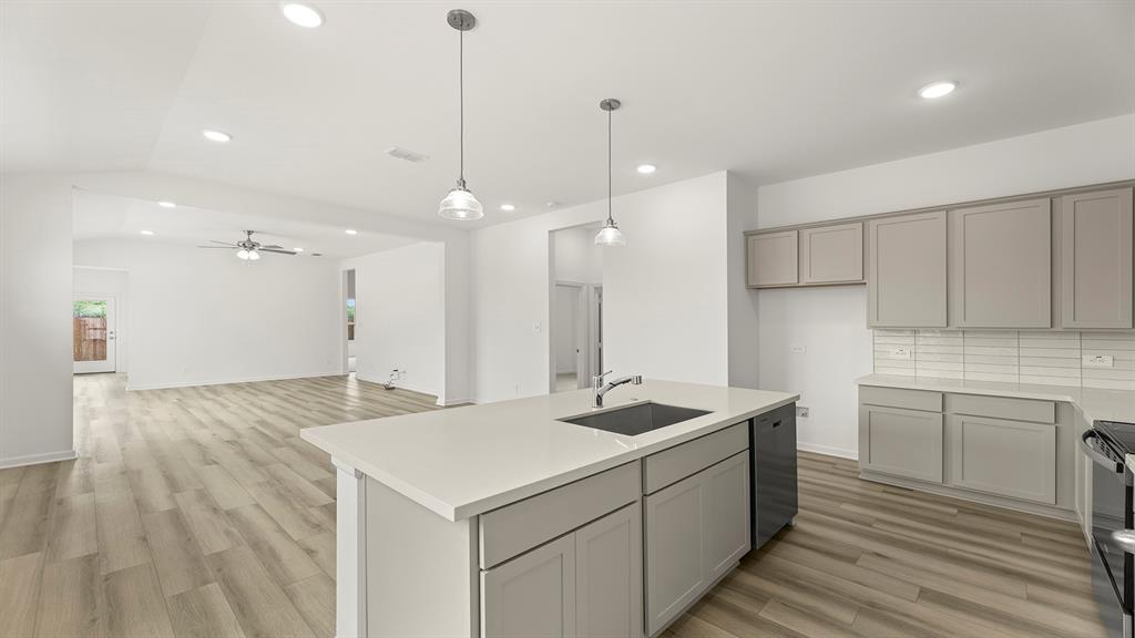 1749 Edgeway Drive Property Photo 8