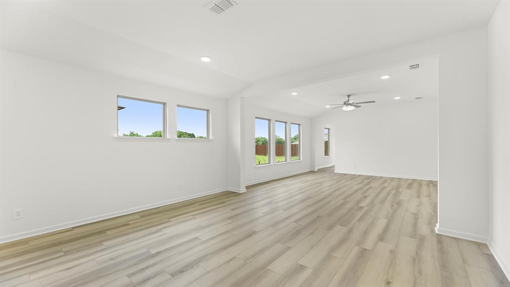 1749 Edgeway Drive Property Photo 9