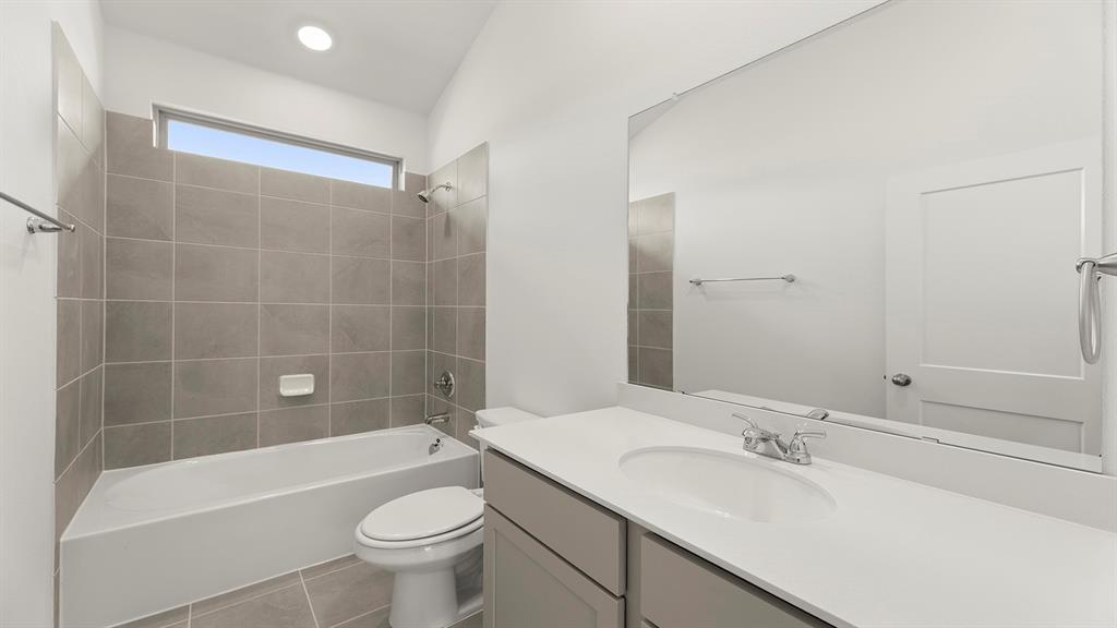 1749 Edgeway Drive Property Photo 12