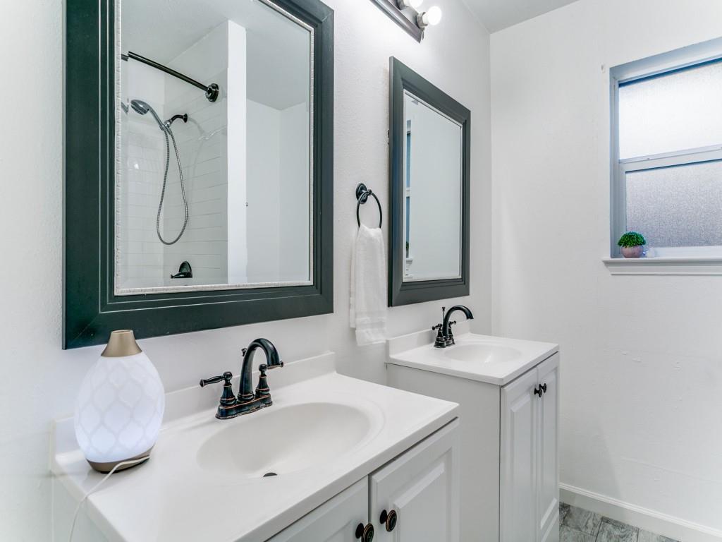 1605 Bedford Oaks Drive Property Photo 19