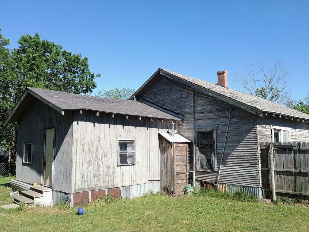 612 W 16th Avenue Property Photo 6