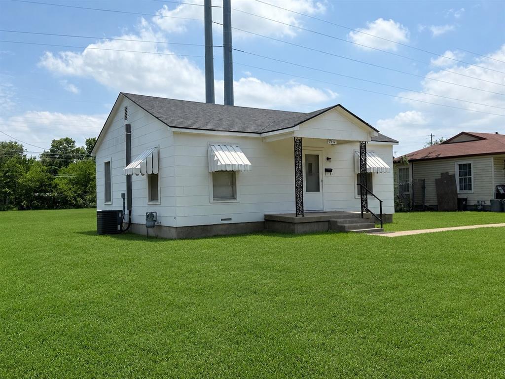 7132 Maple Park Drive Property Photo 1