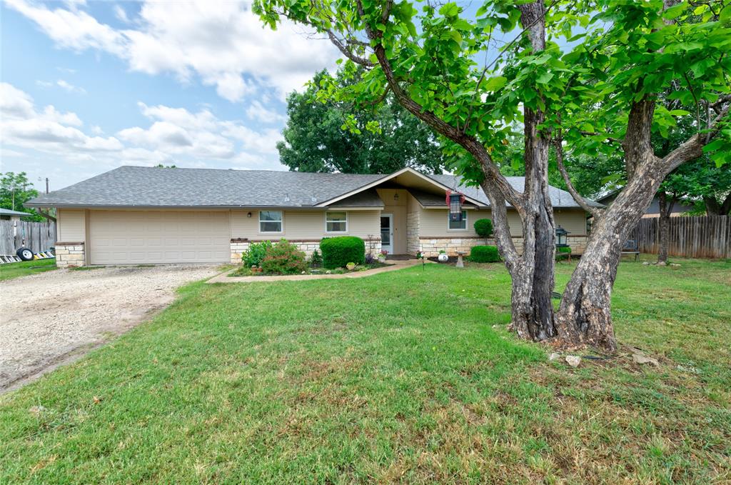1033 Wolfe Road A Property Photo 2